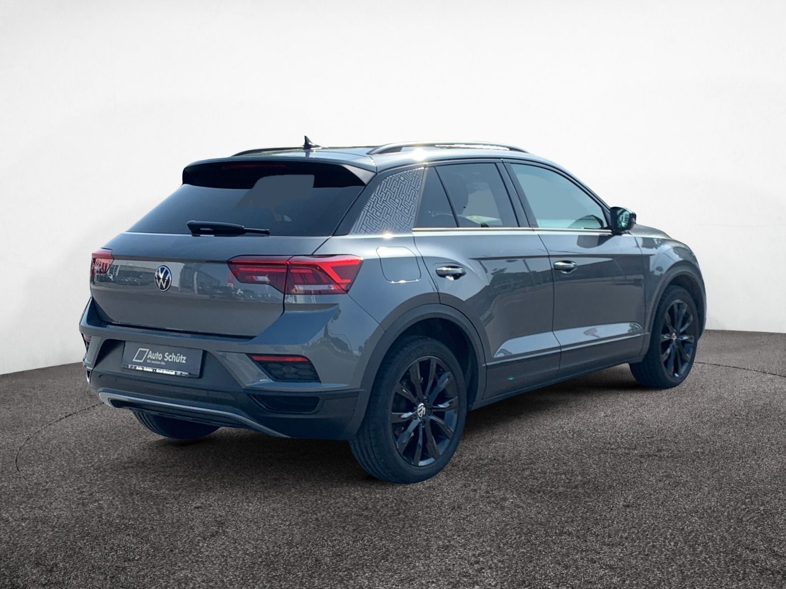Volkswagen T-Roc 1.5 TSI Sport+Back - Samsaru's Car Outlet