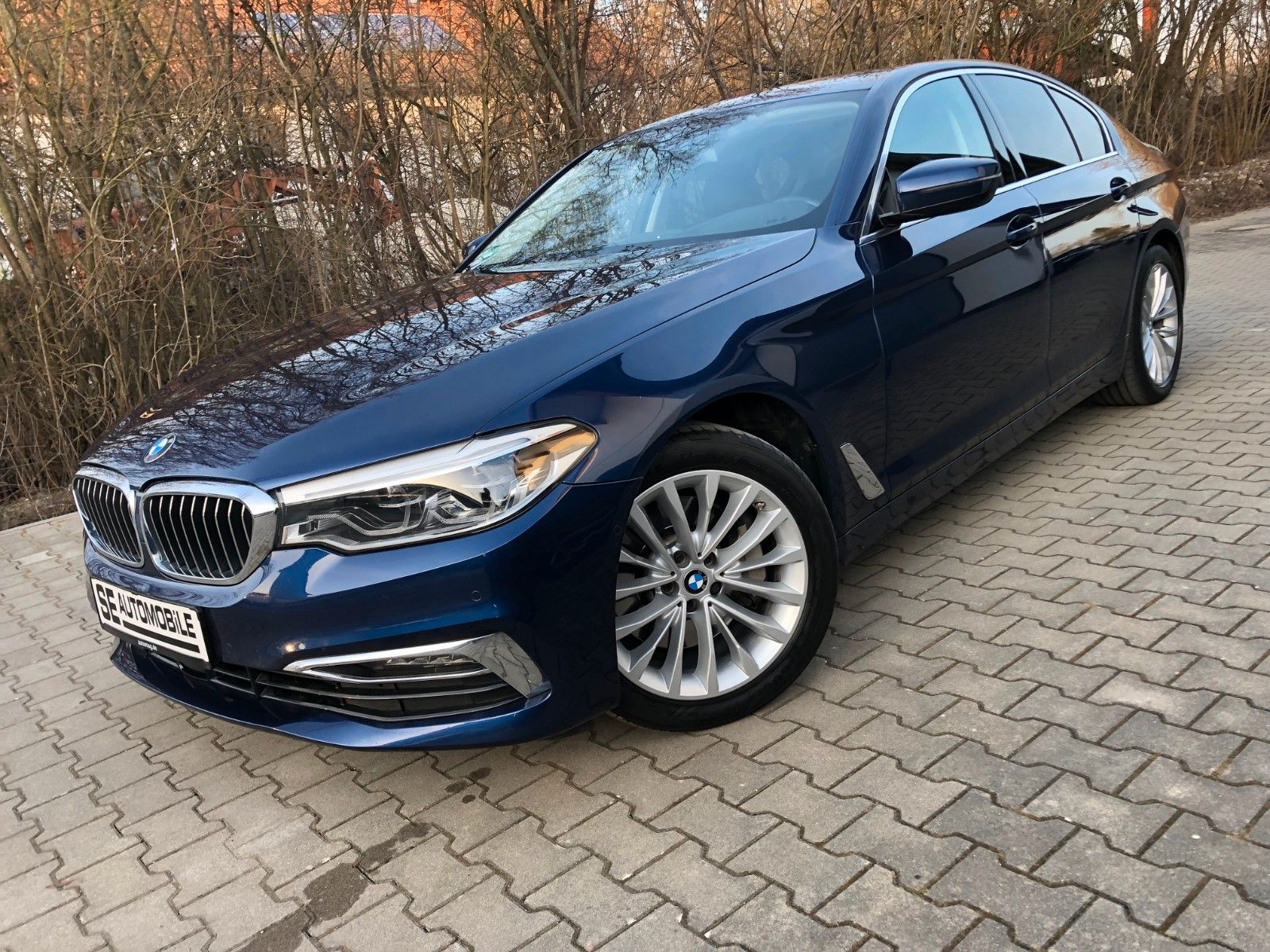 BMW 530 d xDrive *HEAD-UP-LEDER-NAVI*KAME*KOMFOR*LED