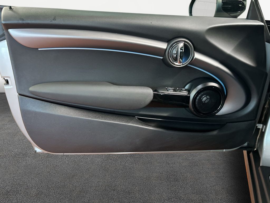 MINI Cooper SE MINI Yours Trim - Samsaru's Car Outlet