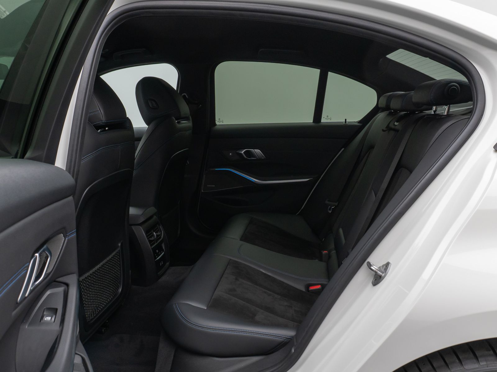 BMW 320e M Sport - Samsaru's Car Outlet