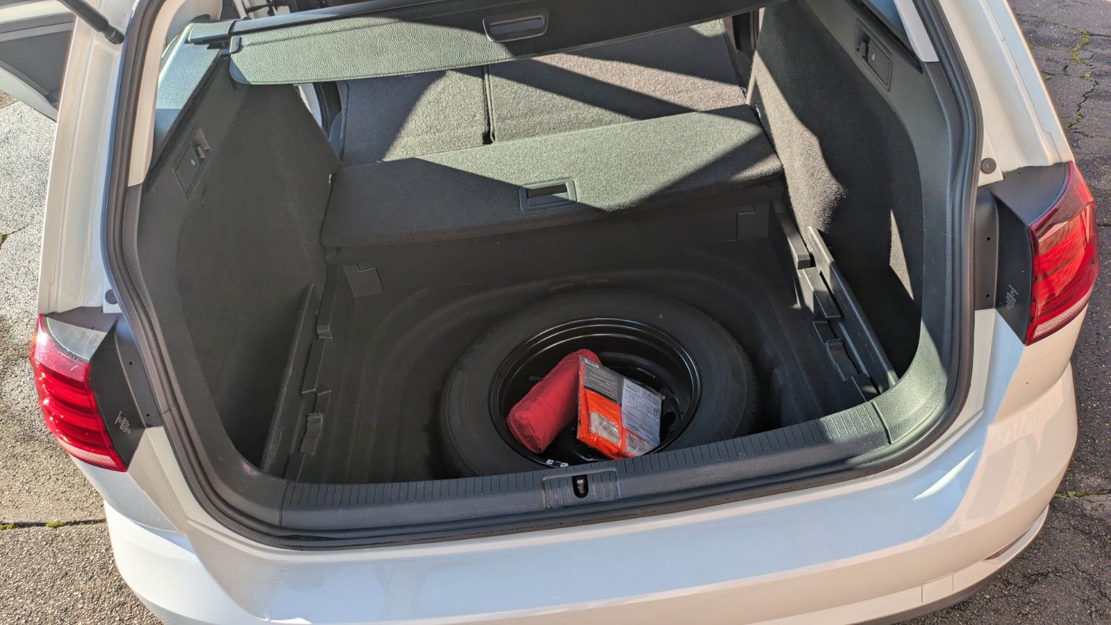 Volkswagen Golf VII Variant Trendline - Samsaru's Car Outlet