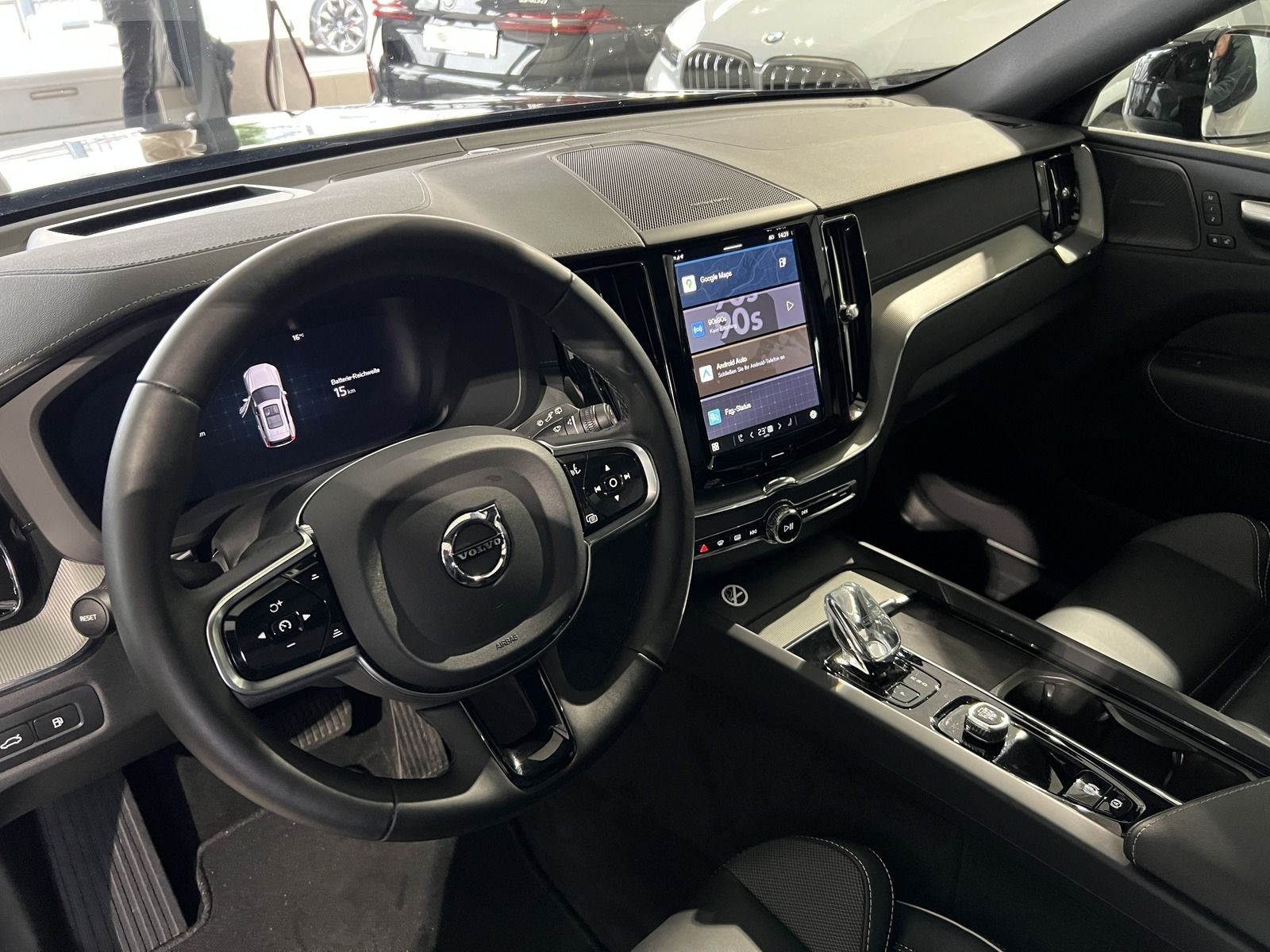 Volvo XC60 T6 Ultra Black Edition Recharge AWD AHK 360