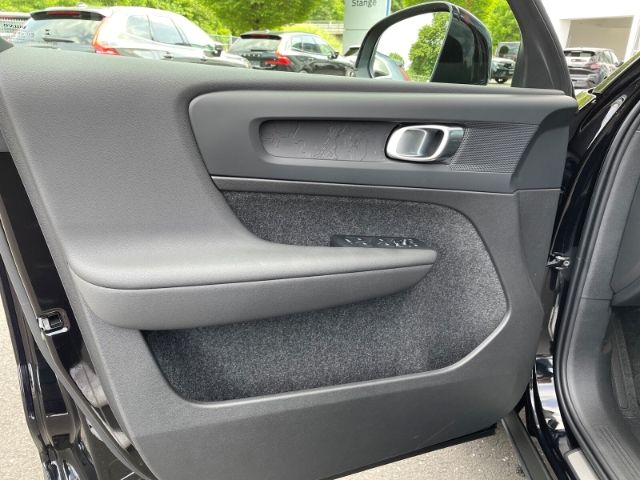 Volvo XC40 Recharge Single Motor Plus Einstufig 170 KW