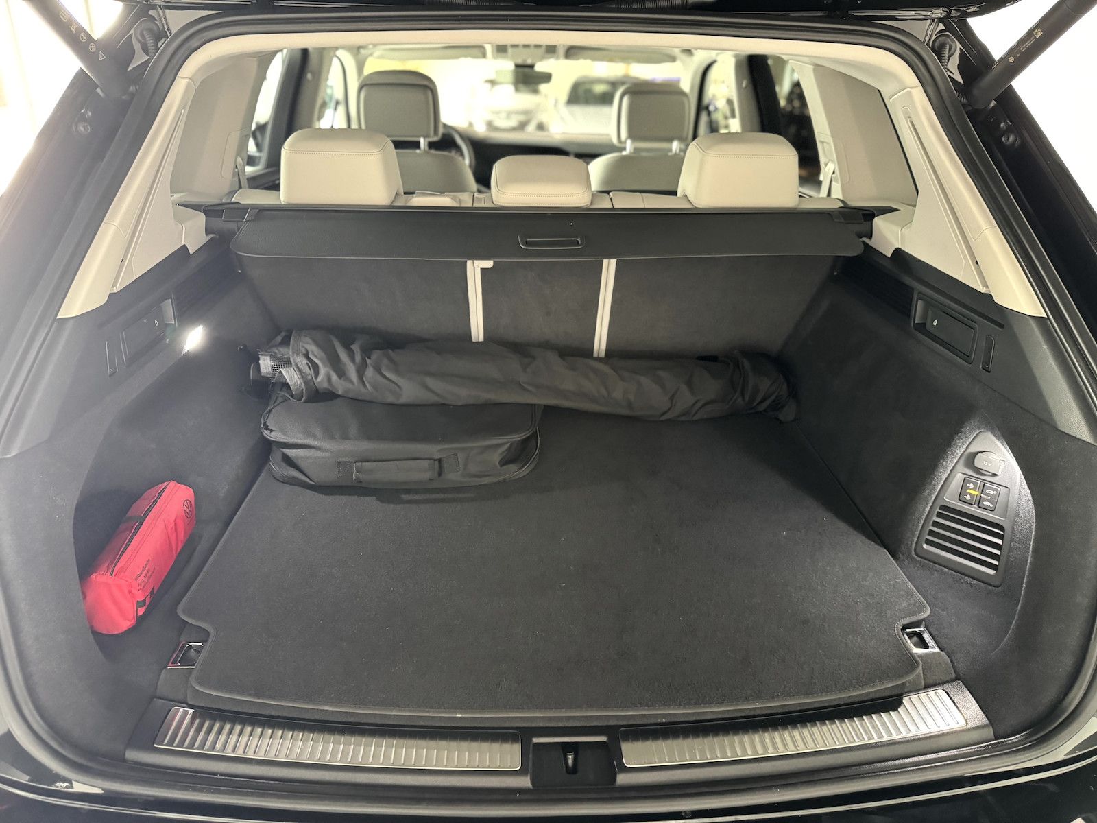 Volkswagen Touareg 3.0 TSI eHybrid 4Motion*IQ*Pano*AHK*HUD*