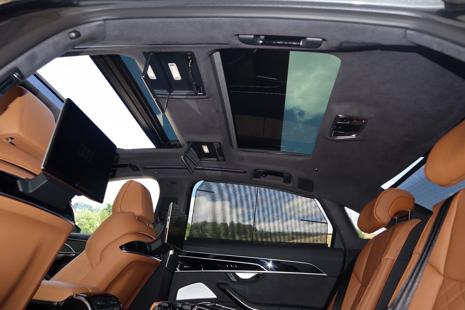 Audi A8L 60 TFSI V8 lang exclusive - Samsaru's Car Outlet