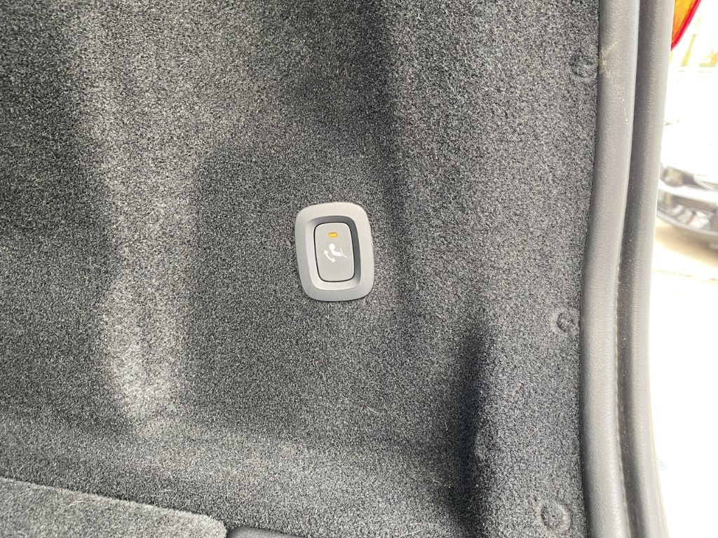 Volvo XC60 Plus Dark AWD B4 Diesel EU6d AHK digitales