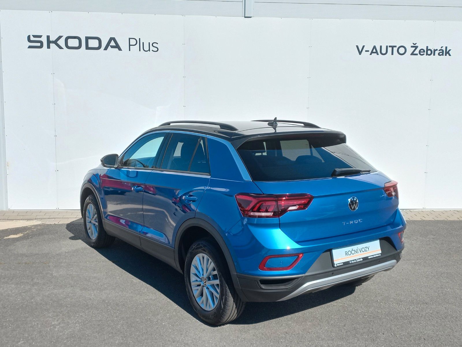 Volkswagen T-Roc Life - Samsaru's Car Outlet