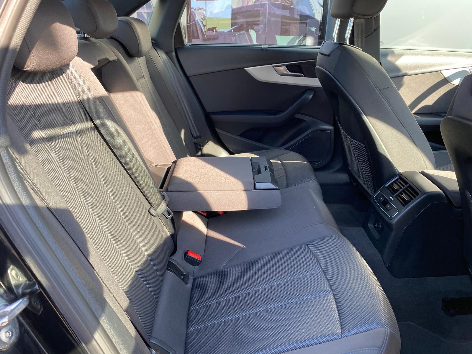 Audi A4 Limousine 40 TDI quattro - Samsaru's Car Outlet