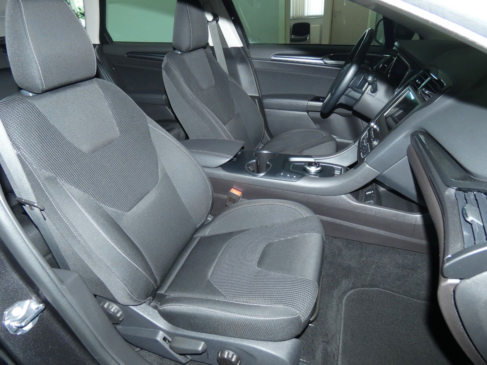 Ford Mondeo 2.0 Titanium - Samsaru's Car Outlet