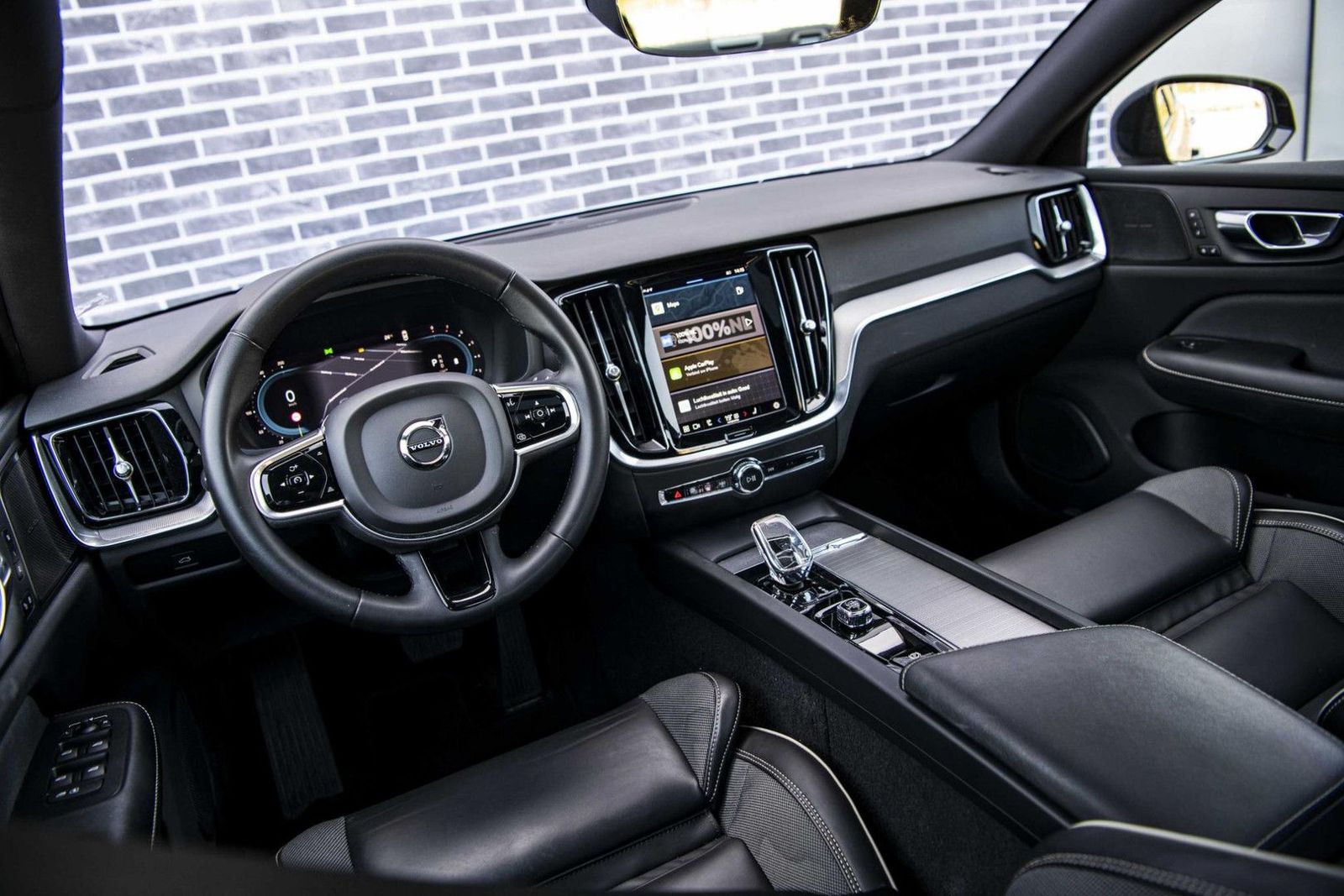 Volvo S60 2.0 B4 Plus Dark | Panoramisch schuif/kantel