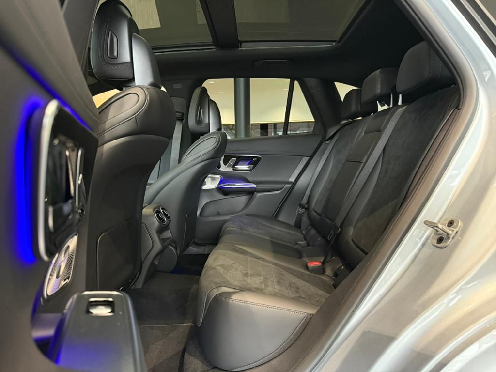 Mercedes-Benz GLC 300 AMG+PANO+AHK+DISTRONIC+KEYL+BURM+DIGI L+