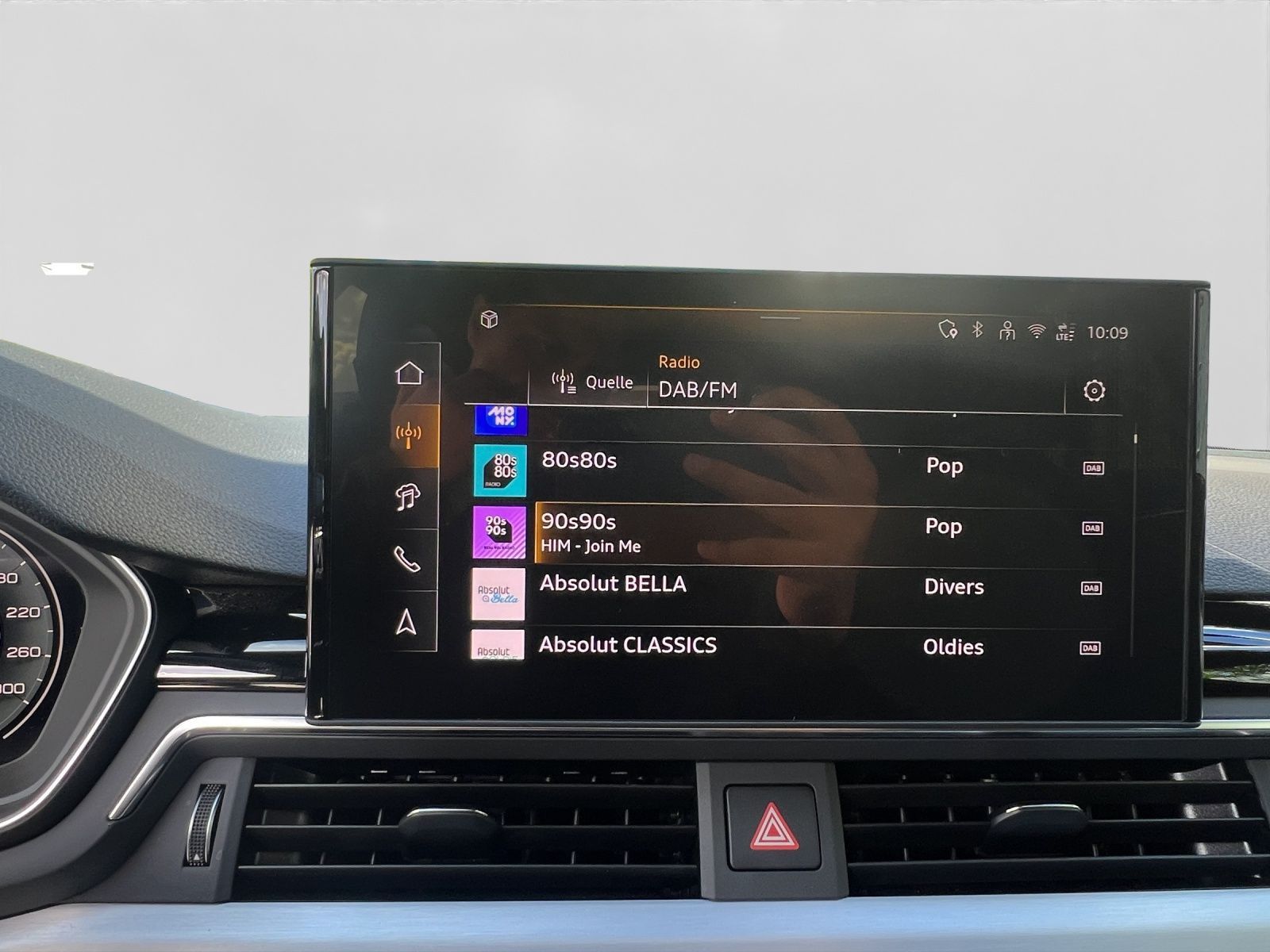 Audi A4 Avant 40 TFSI Q 2x S LINE MATRIX AHK LM19 KAM