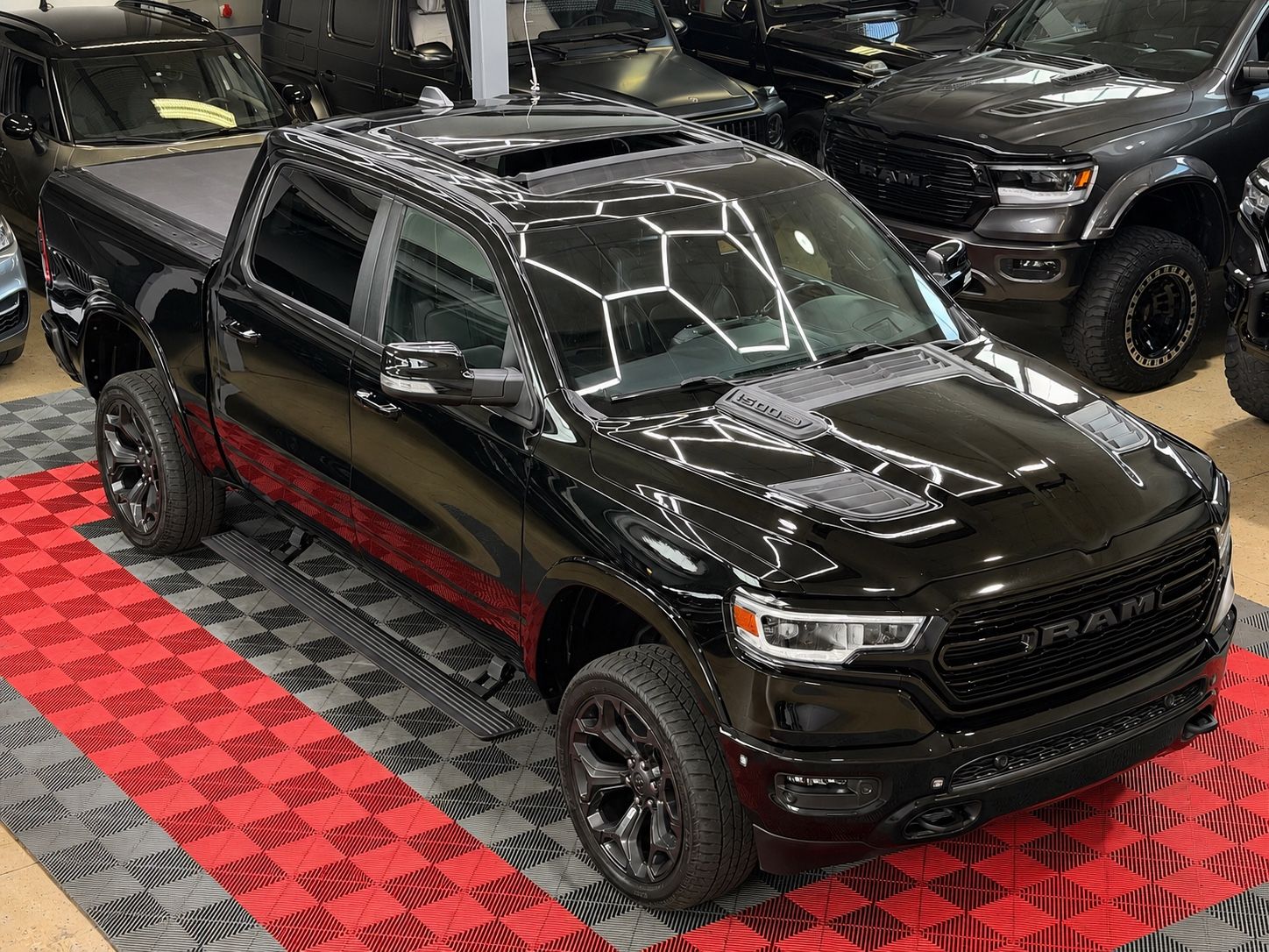 Dodge RAM 1500 5.7 4X4 LIMITED Night LPG Pano Head-Up