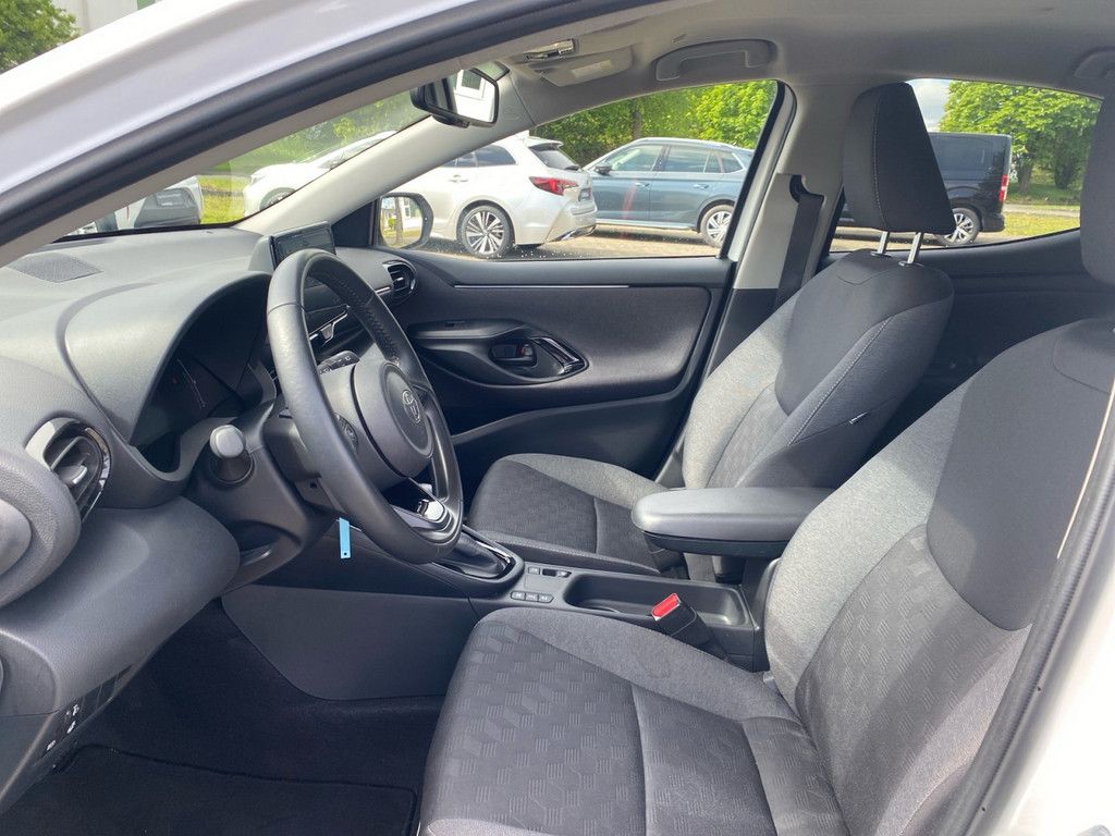Toyota Yaris 1.5 Hybrid Style PDC SHZ KAMERA ACC LED