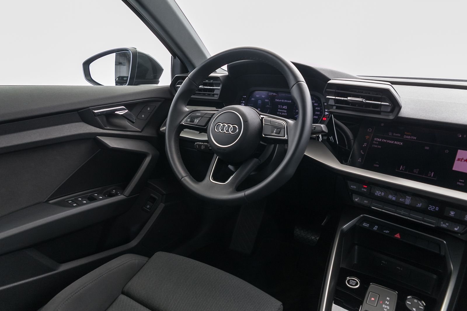 Audi A3 Sportback TFSI e S line - Samsaru's Car Outlet