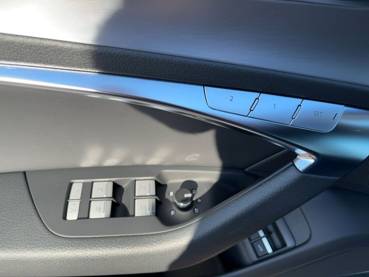 Audi A6 Avant 55 TFSI e Q. sport - Samsaru's Car Outlet