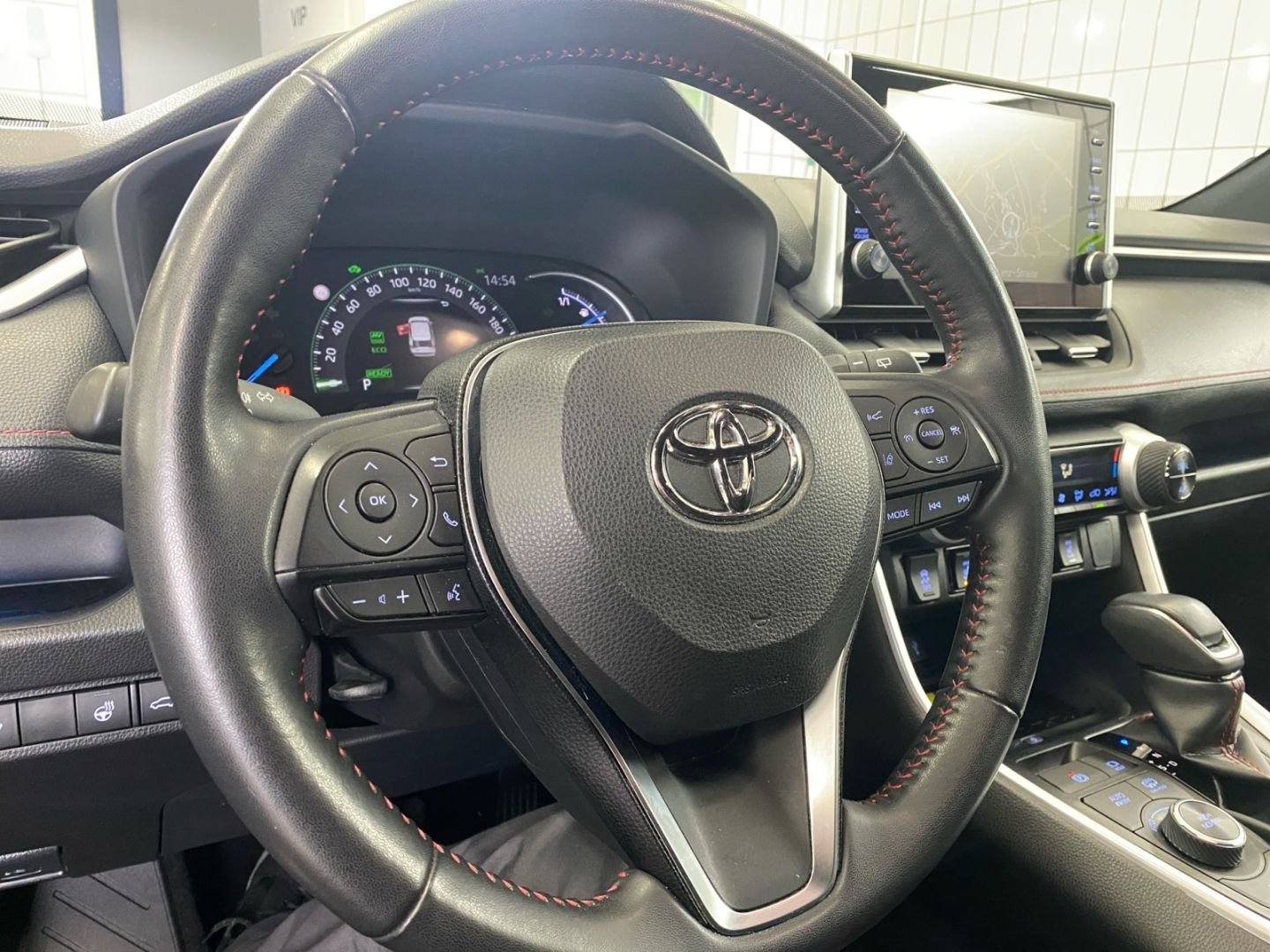 Toyota RAV 4 Plug-in-Hybrid - Samsaru's Car Outlet