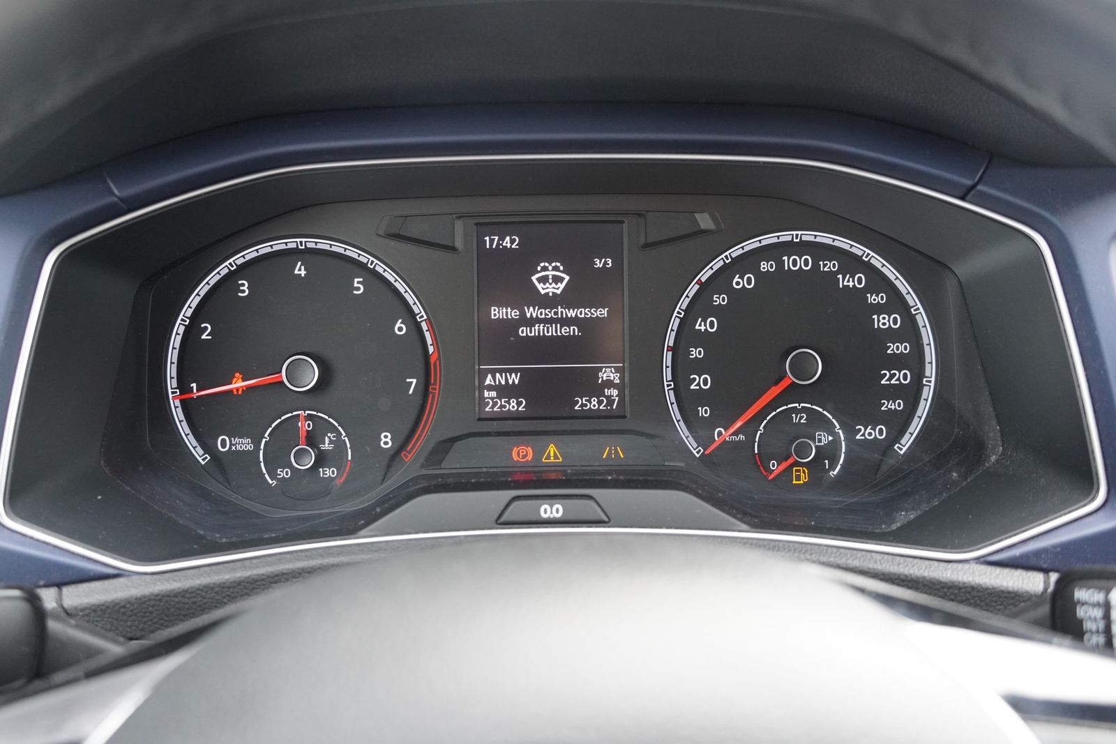 Volkswagen T-Roc 1.0 TSI United - Samsaru's Car Outlet