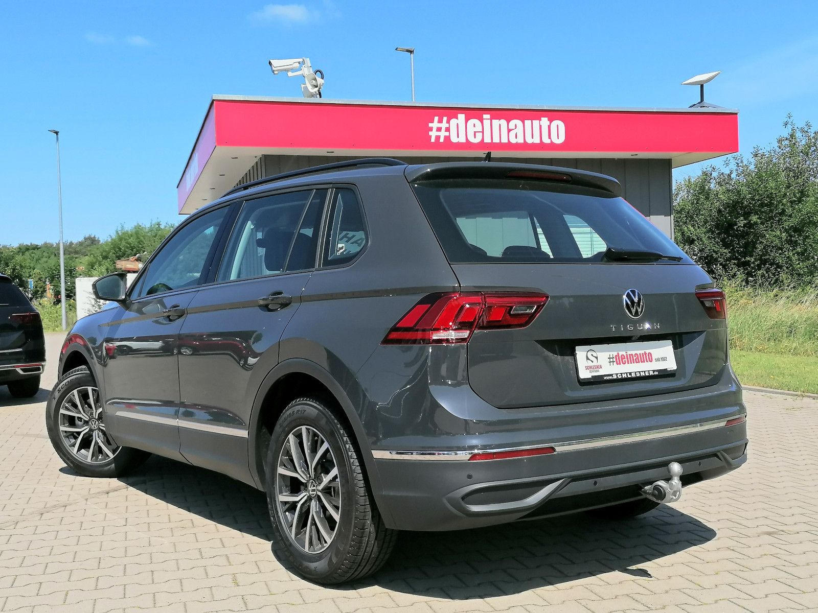 Volkswagen Tiguan 1.5 TSI Life DSG - Samsaru's Car Outlet