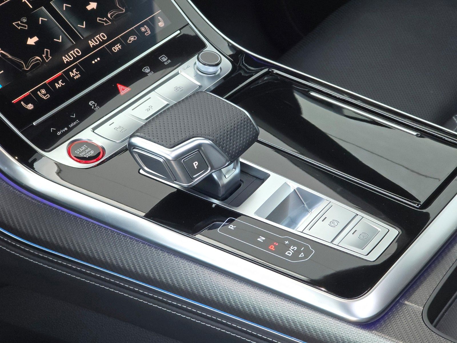 Audi RSQ8 (Massage/Ceramic/360 Kamera)