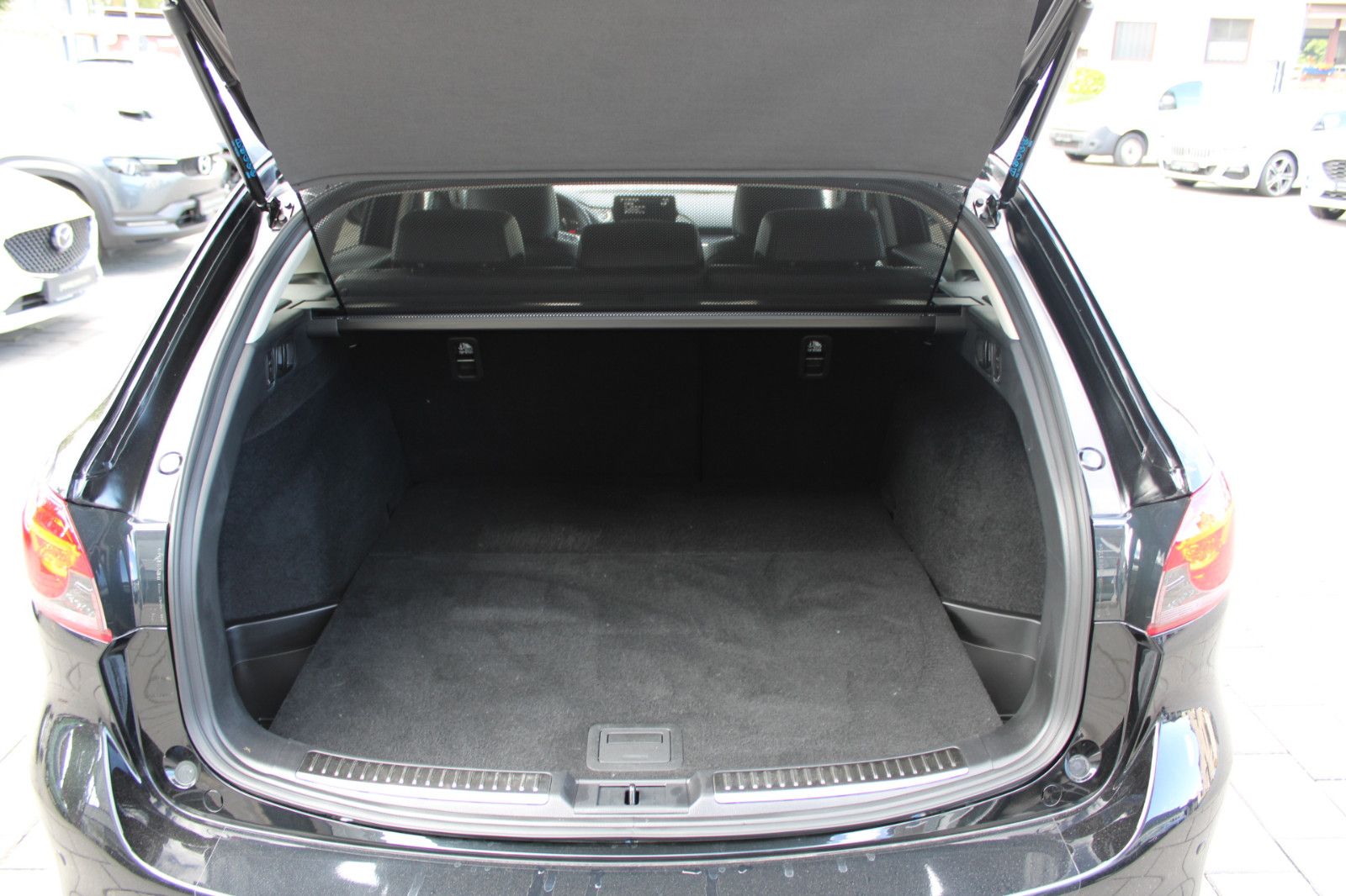 Mazda 6 Kombi Exclusive*LEDER*360*HUD*BOSE*MATRIX-LED