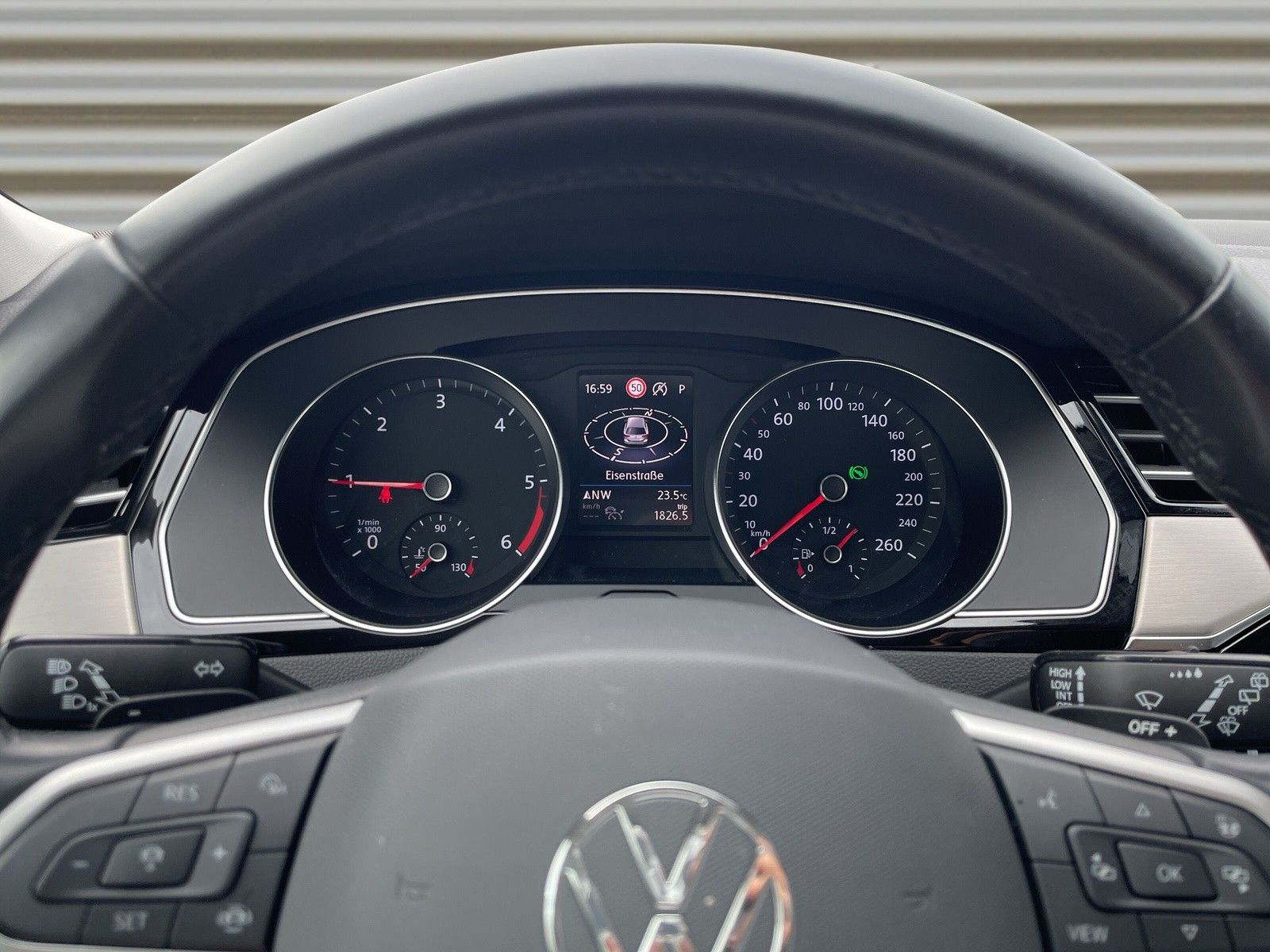 Volkswagen Passat 2.0 TDI Elegance DSG - Samsaru's Car Outlet