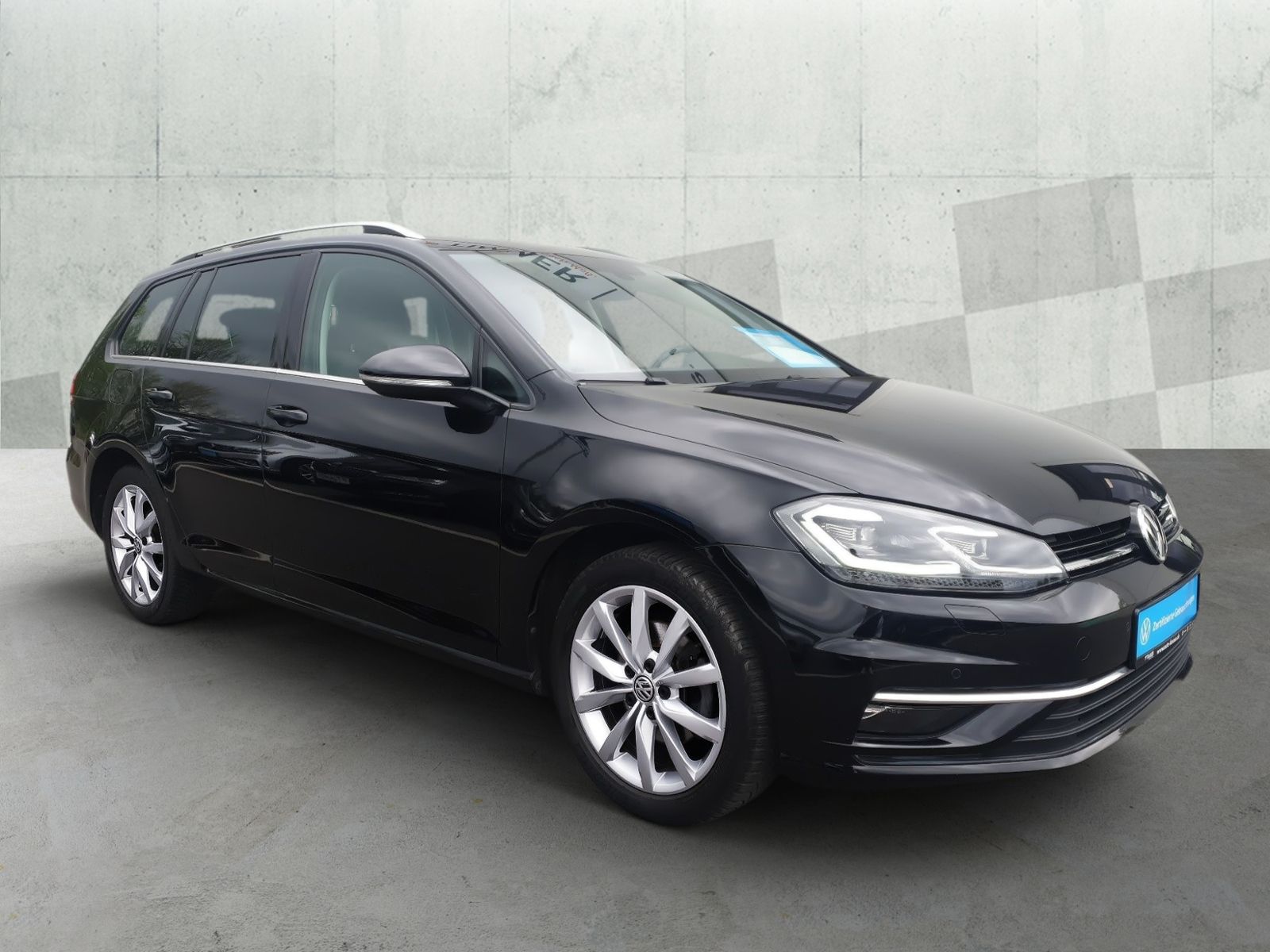 Volkswagen Golf VII Variant 1.5 TSI DSG - Samsaru's Car Outlet