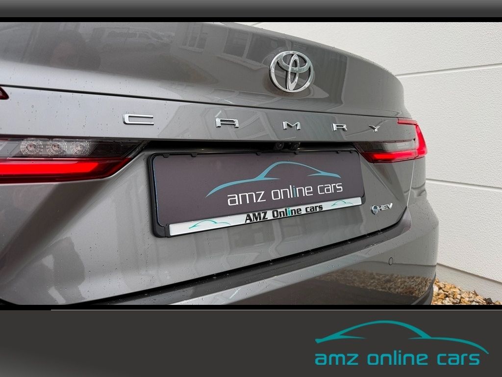Toyota Camry 2.5 Hybrid Executive Navi*Kamera*LED