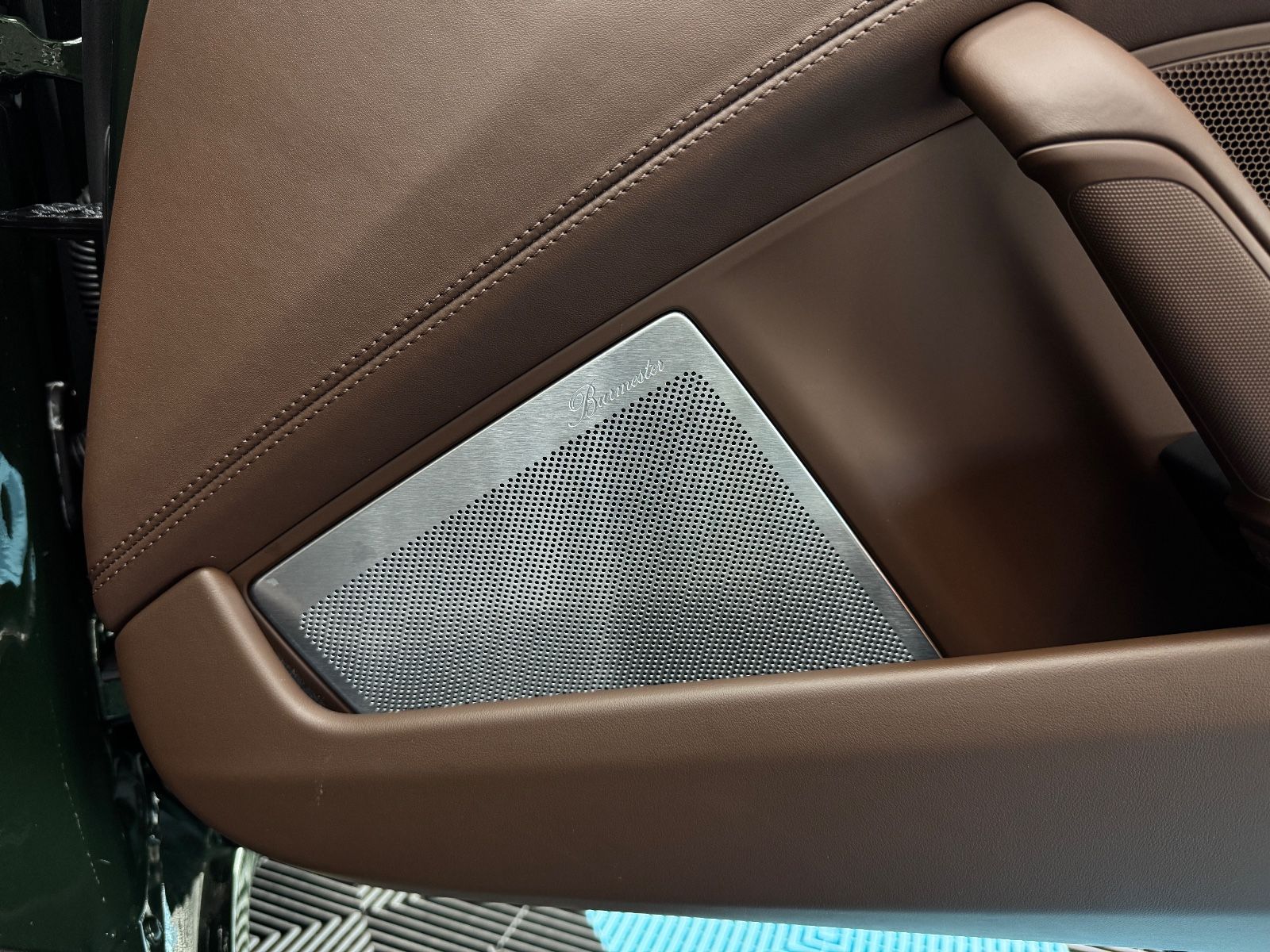 Porsche 992.2 Targa 4 GTS°BURMESTER°CARBON°GREEN/BROWN°