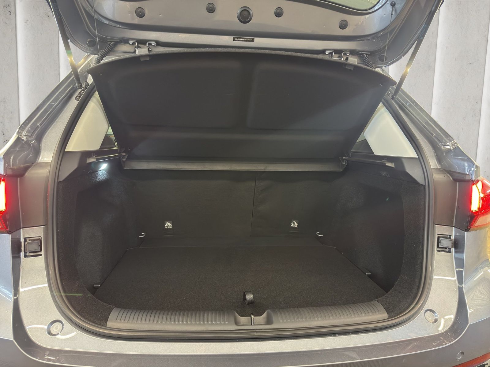 MG ZS Luxury 1.5 Hybrid+ Autom LED ACC RFK SHZ PDC