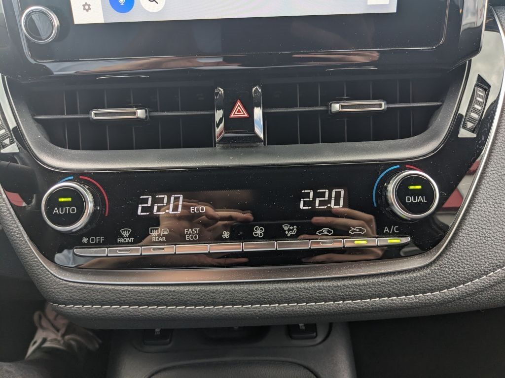 Toyota Corolla 2.0 Hybrid - Samsaru's Car Outlet