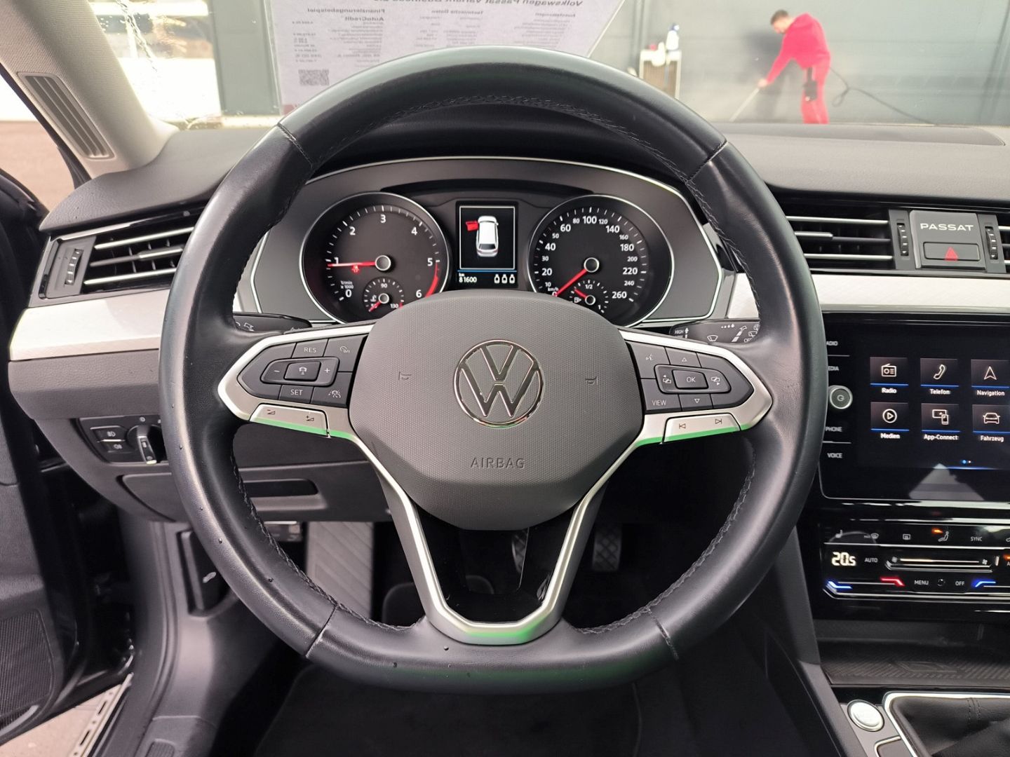 Volkswagen Passat Variant Business 2.0 TDI - Samsaru's Car Outlet