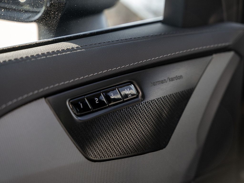 Volvo XC90 B5 AWD Plus Bright Panorama, AHK