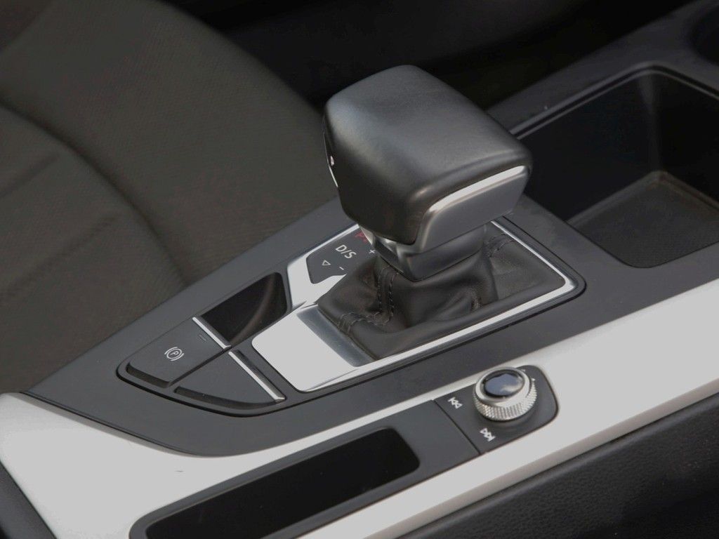 Audi A4 Avant 35 TDI advanced Business - Samsaru's Car Outlet