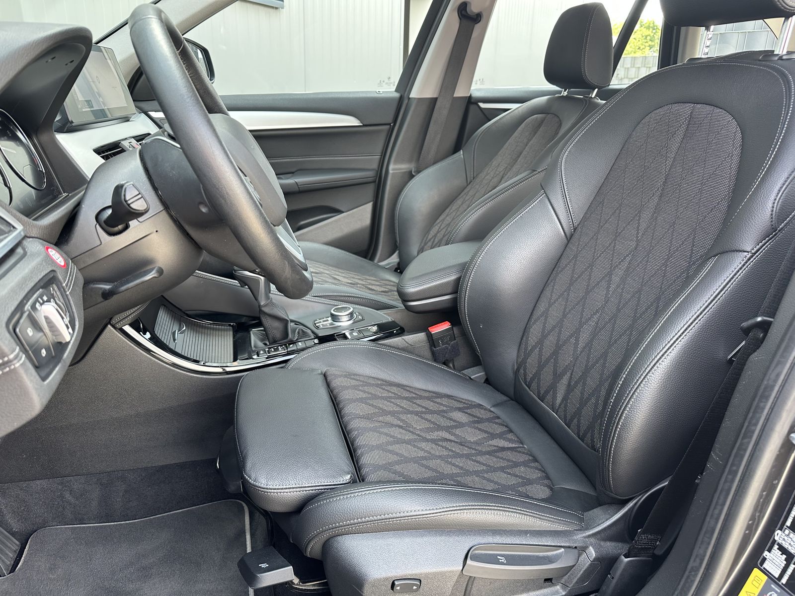 BMW X1 xDrive25e xLine - Samsaru's Car Outlet