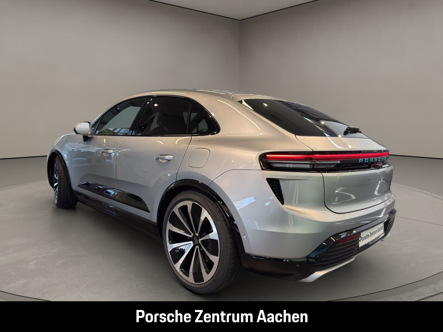 Porsche Macan Turbo BOSE InnoDrive Panorama LED-Matrix