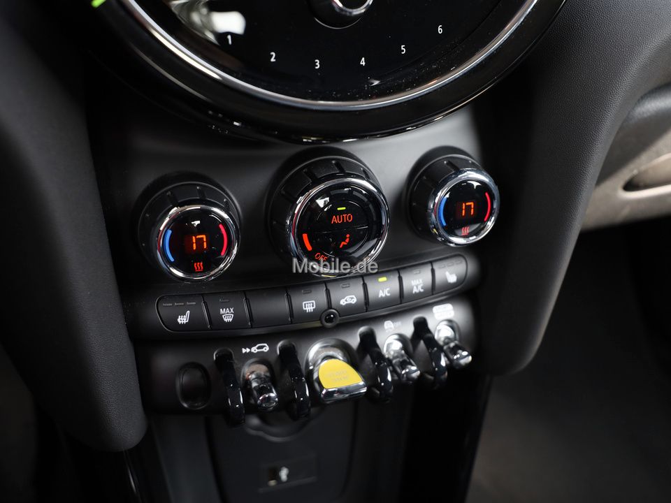 MINI Cooper SE Classic - Samsaru's Car Outlet