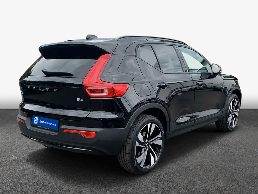 Volvo XC40 B4 B DKG Ultra Dark