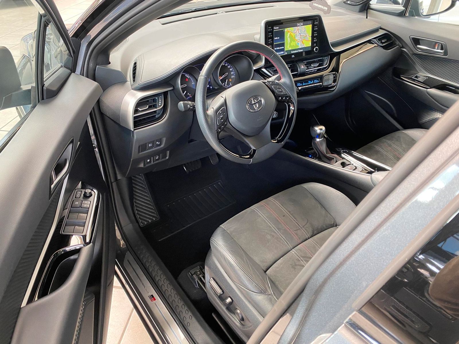 Toyota C-HR 2.0 Hybrid GR Sport - Samsaru's Car Outlet