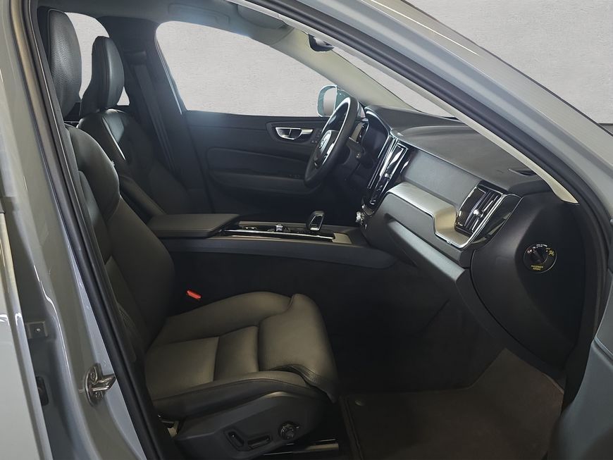 Volvo XC60 B5 B AWD Core
