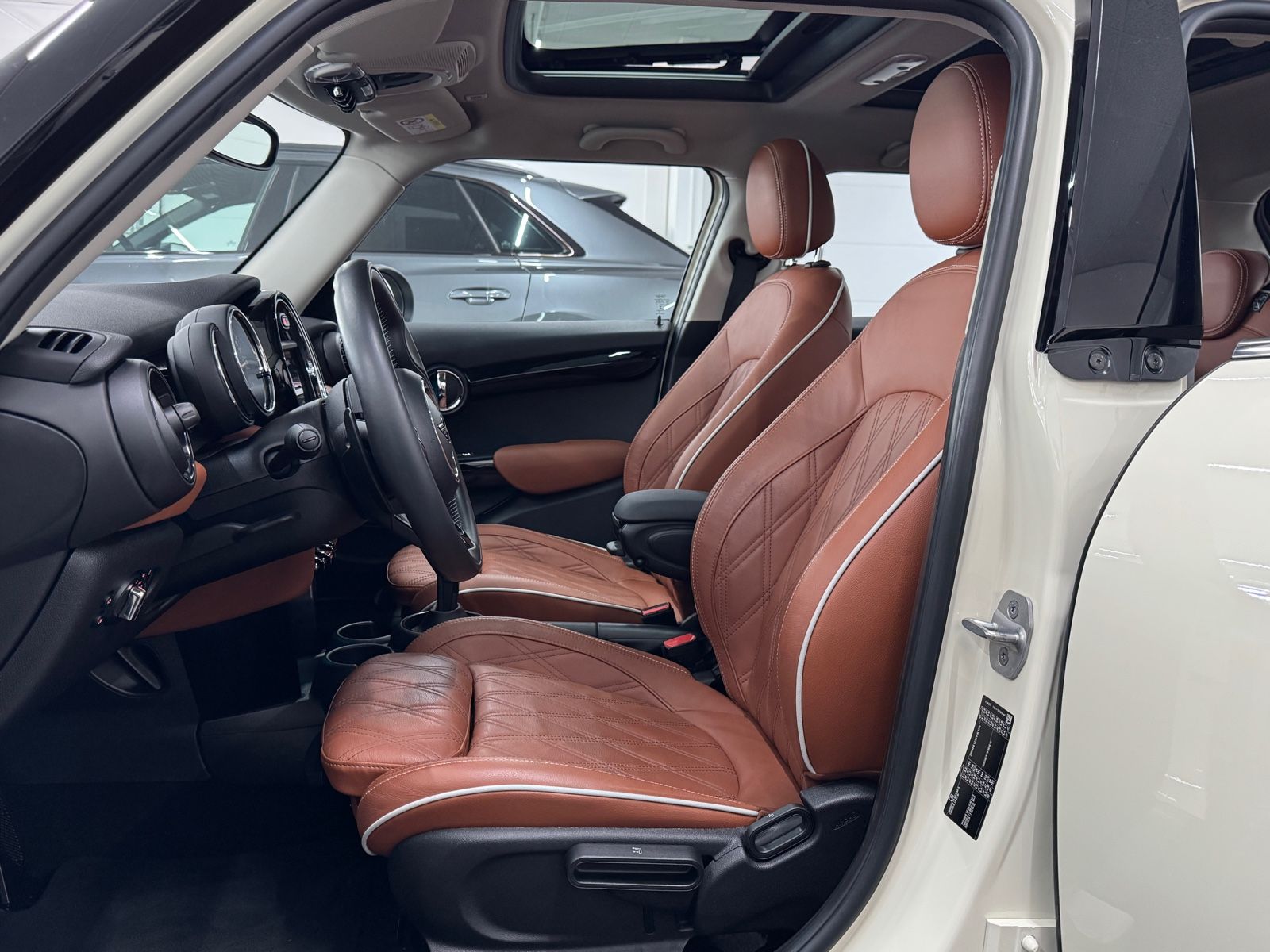 MINI Cooper S Aut. - Samsaru's Car Outlet