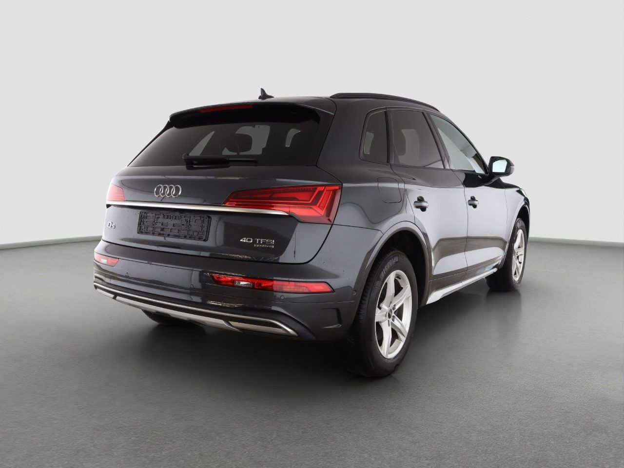 Audi Q5 40 TFSI quattro - Samsaru's Car Outlet