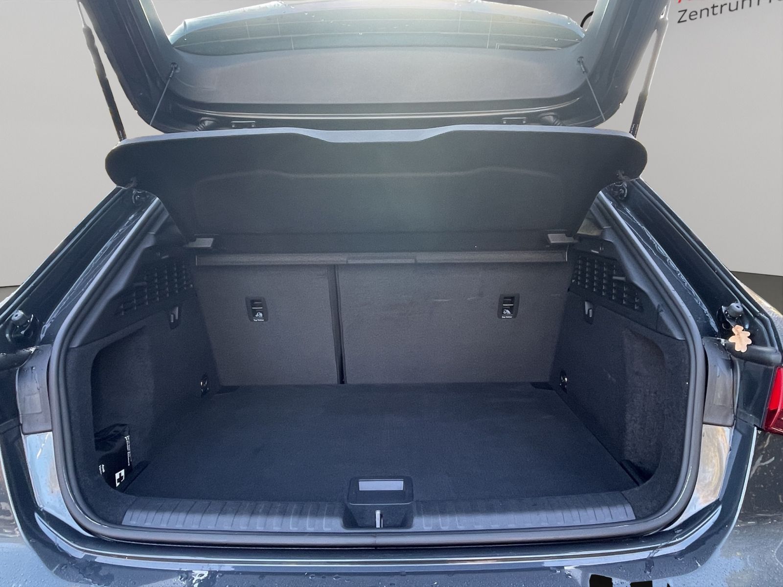 Audi A3 Sportback 30 TFSI LED Navi PDC+ Teilleder