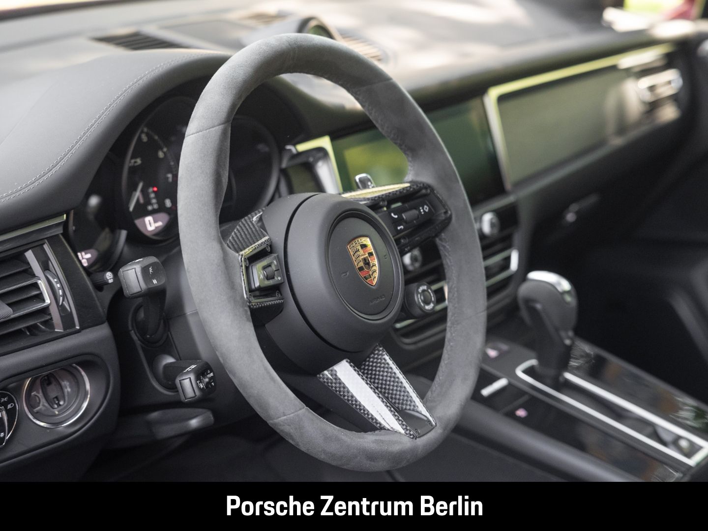 Porsche Macan GTS Karminrot Sportabgasanlage Panorama