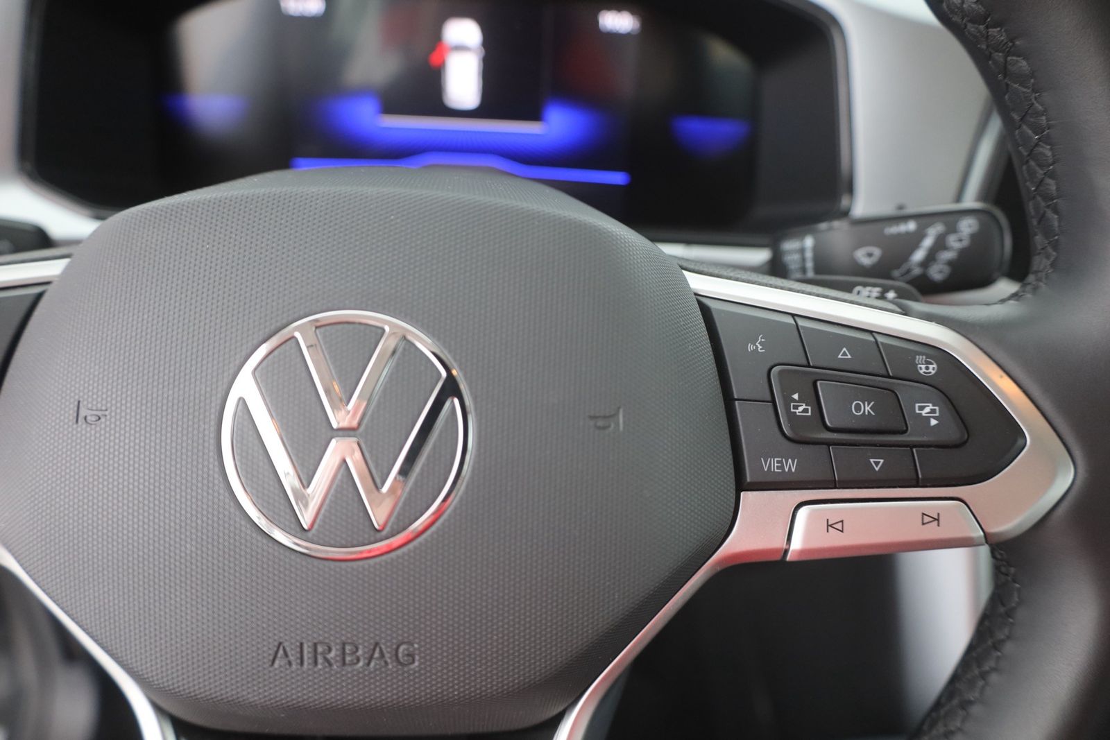 Volkswagen T-Roc 1.5 TSI DSG - Samsaru's Car Outlet