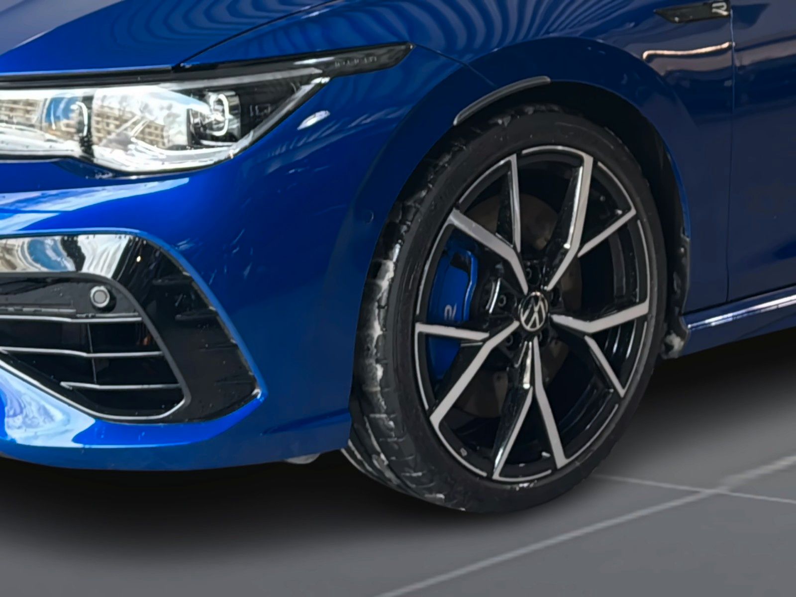 Volkswagen Golf VIII R Variant 2.0TSI 4Motion 19" H&K DCC