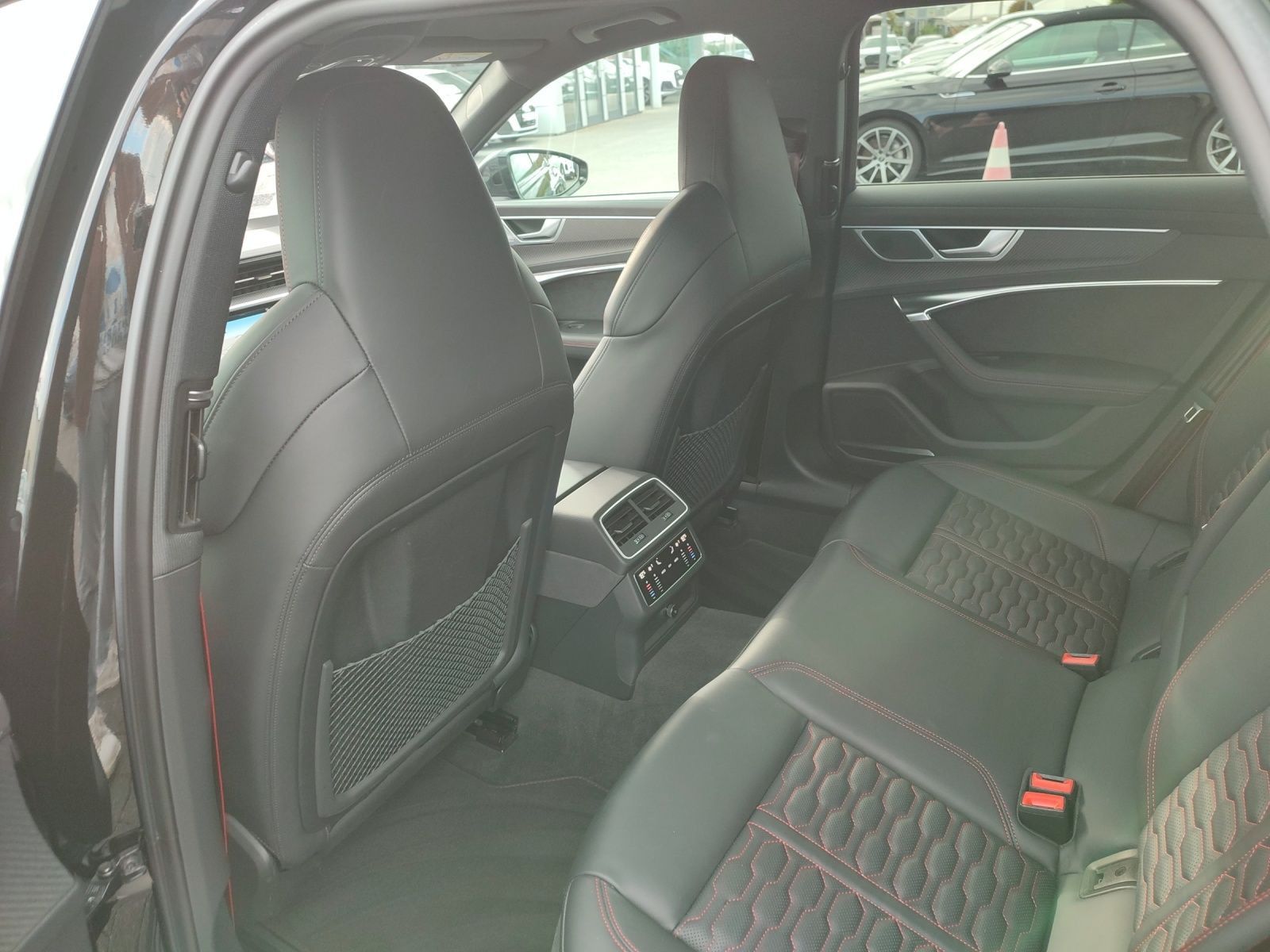 Audi RS 6 Avant quattro*Navi*Matrix*B&O*HUD*PDC*Pano*