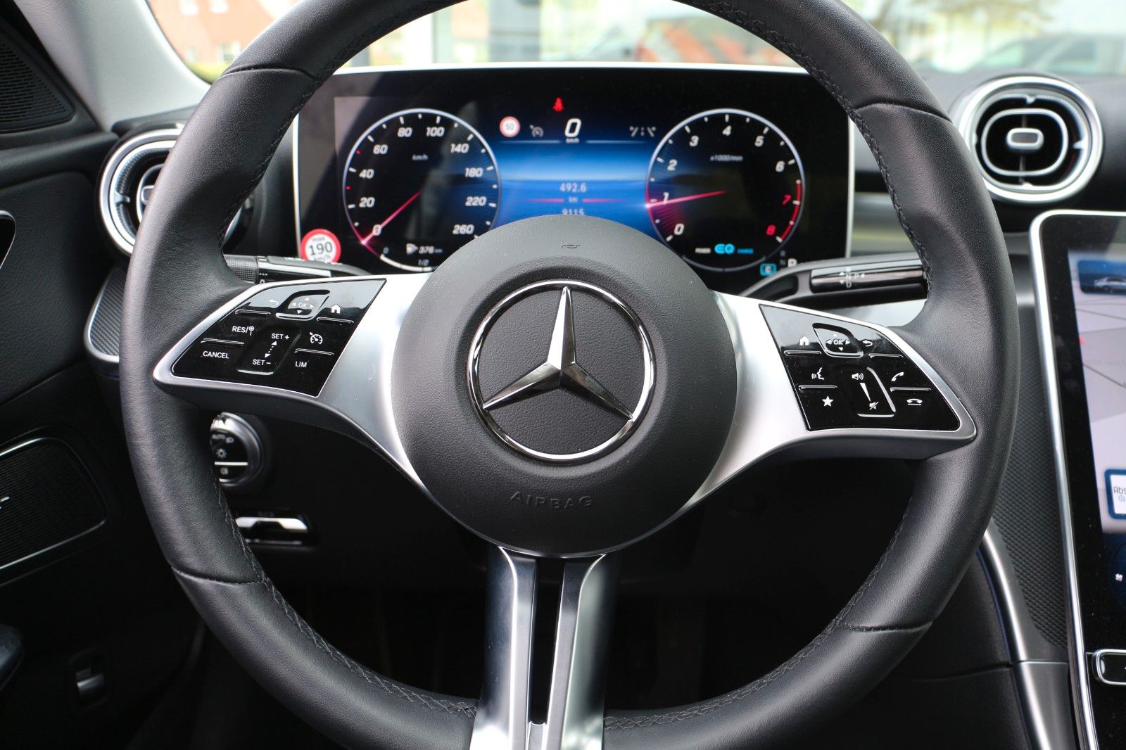 Mercedes-Benz C 200 Avantgarde - Samsaru's Car Outlet