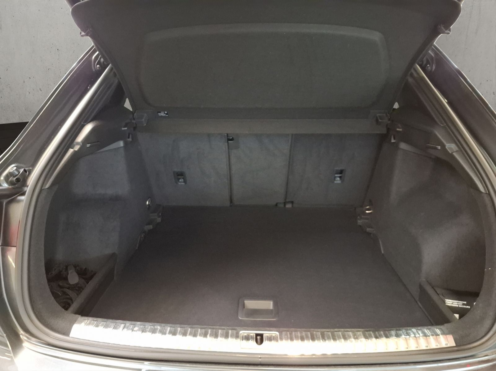 Audi Q3 S line 45 TFSI quattro - Samsaru's Car Outlet