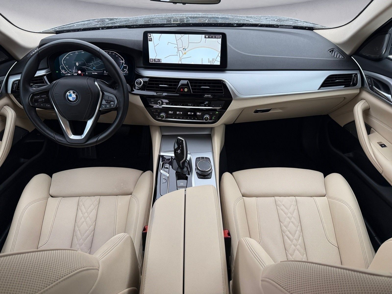 BMW 530e xDrive Navi Kima Leder PDC AHK Harman K. DA